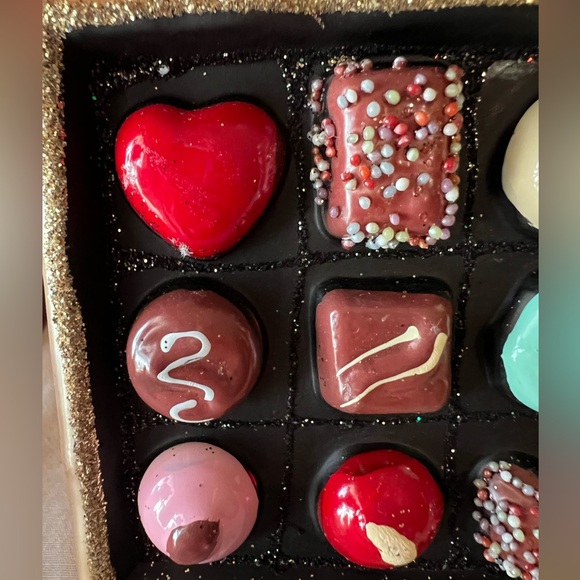 Christmas Glass Gold Box of Chocolates Bonbons Truffles Heart candy Glitterer - Picture 7 of 7